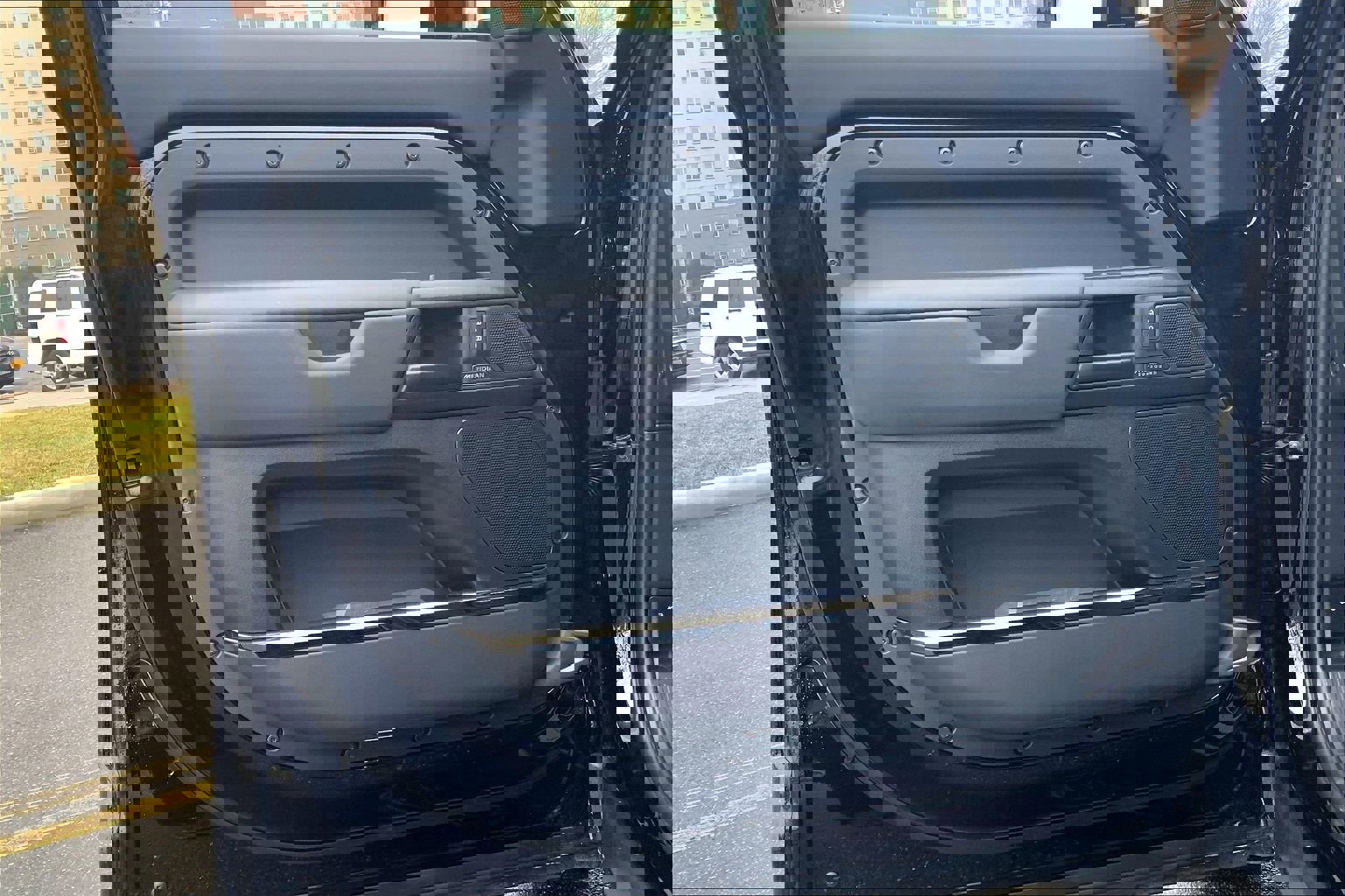 New 2026 Land Rover Defender 110 OCTA image 10