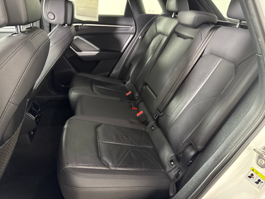 Used 2020 Audi Q3 2.0T Premium w/ Convenience Package AWD/4WD image 13