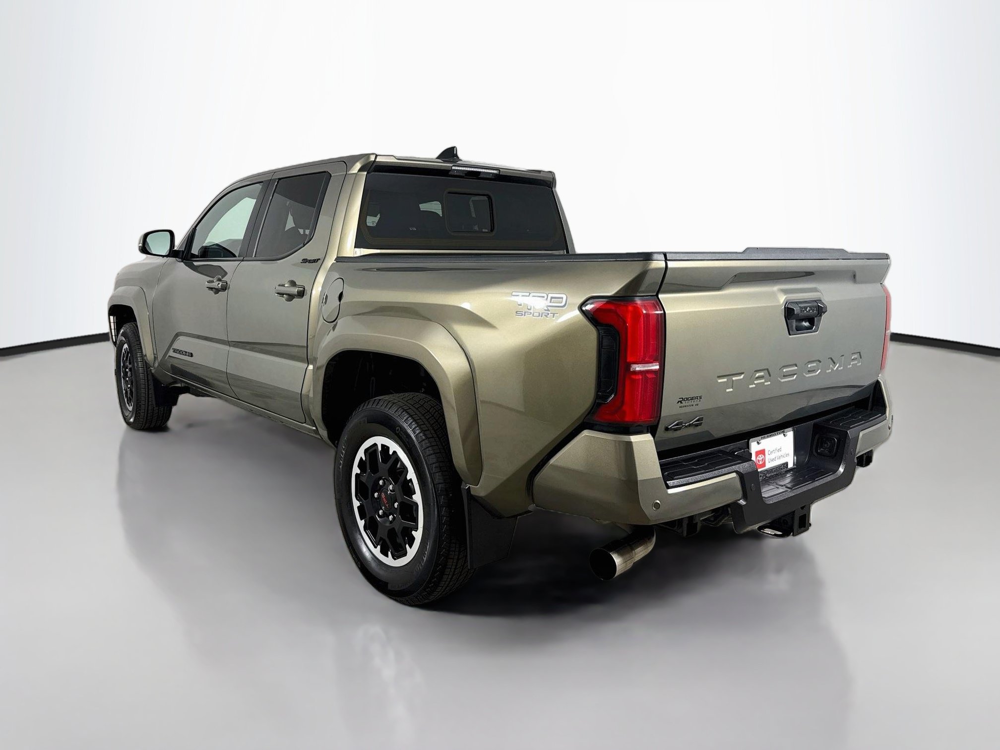 Certified 2024 Toyota Tacoma TRD Sport w/ TRD Sport Upgrade Package AWD/4WD image 6