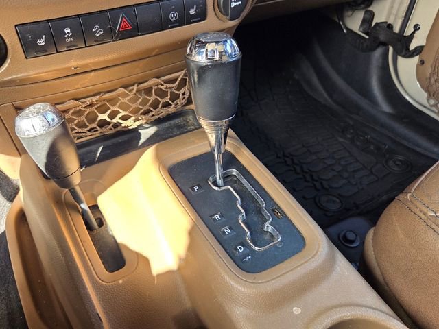 Used 2016 Jeep Wrangler Unlimited Sahara w/ Connectivity Group image 14