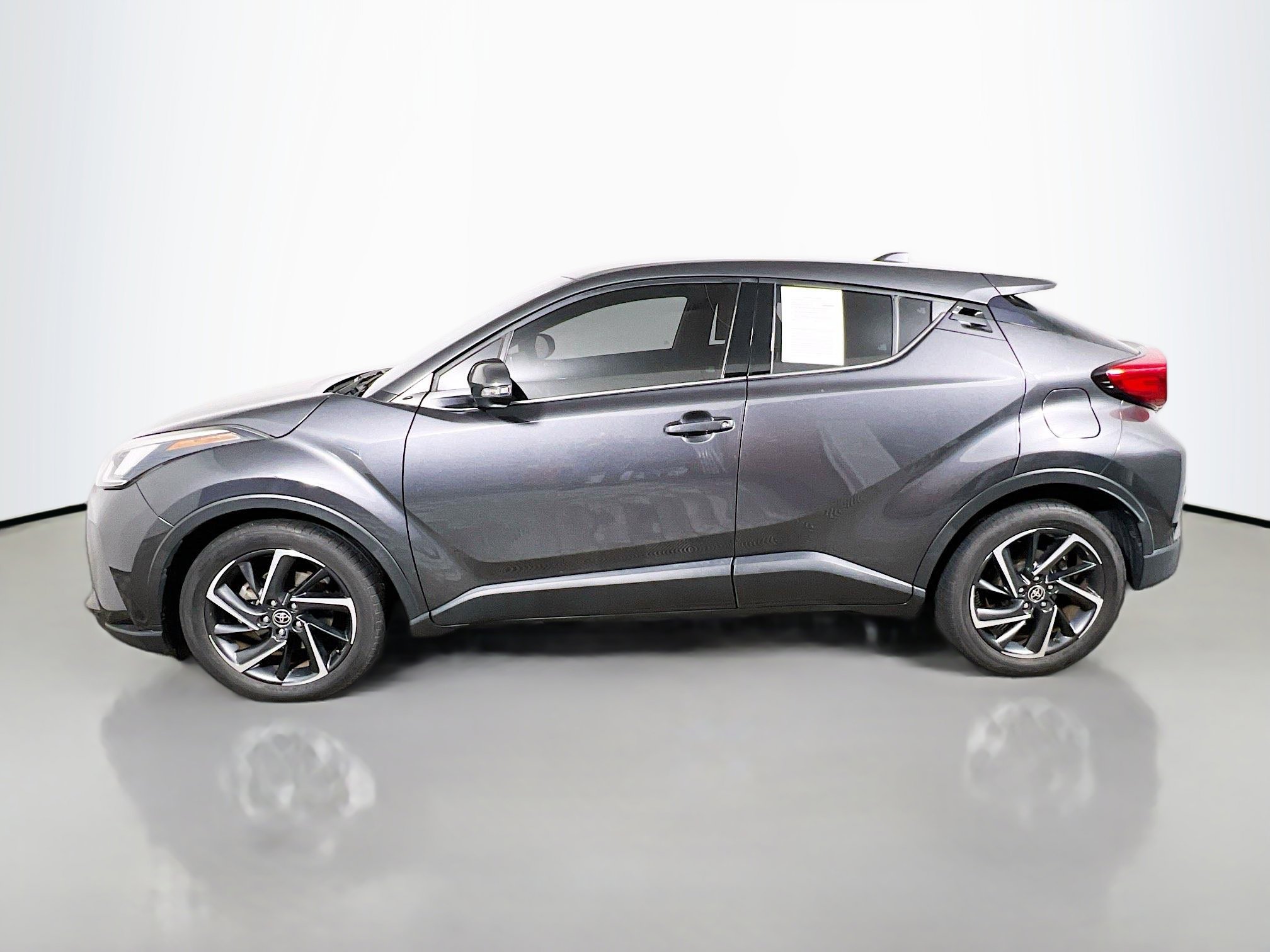 Used 2021 Toyota C-HR Limited image 9