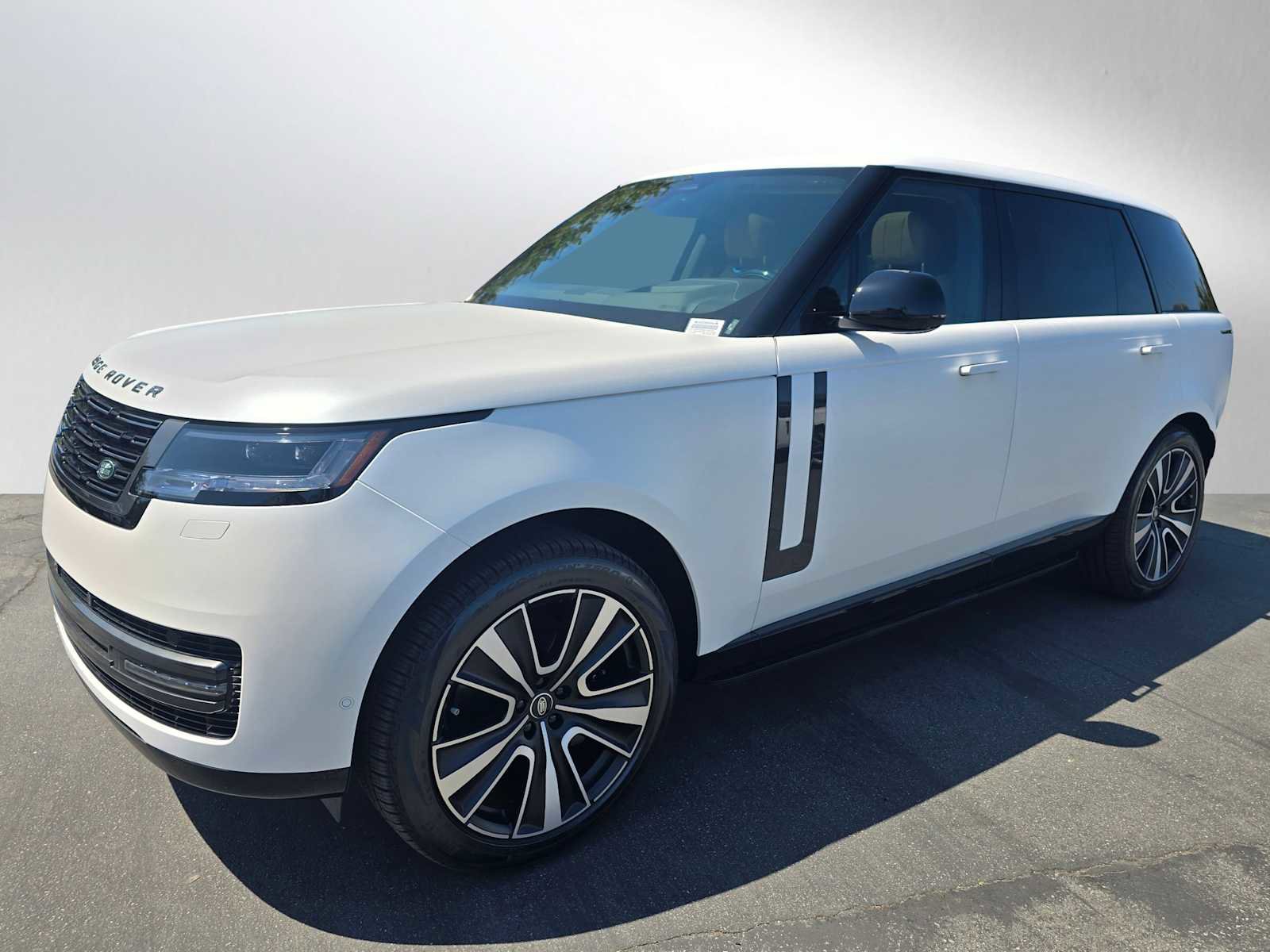 New 2025 Land Rover Range Rover Long Wheelbase SE image 7