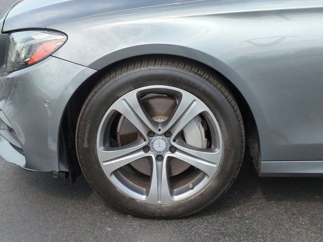 Used 2017 Mercedes-Benz E 300 4MATIC image 7