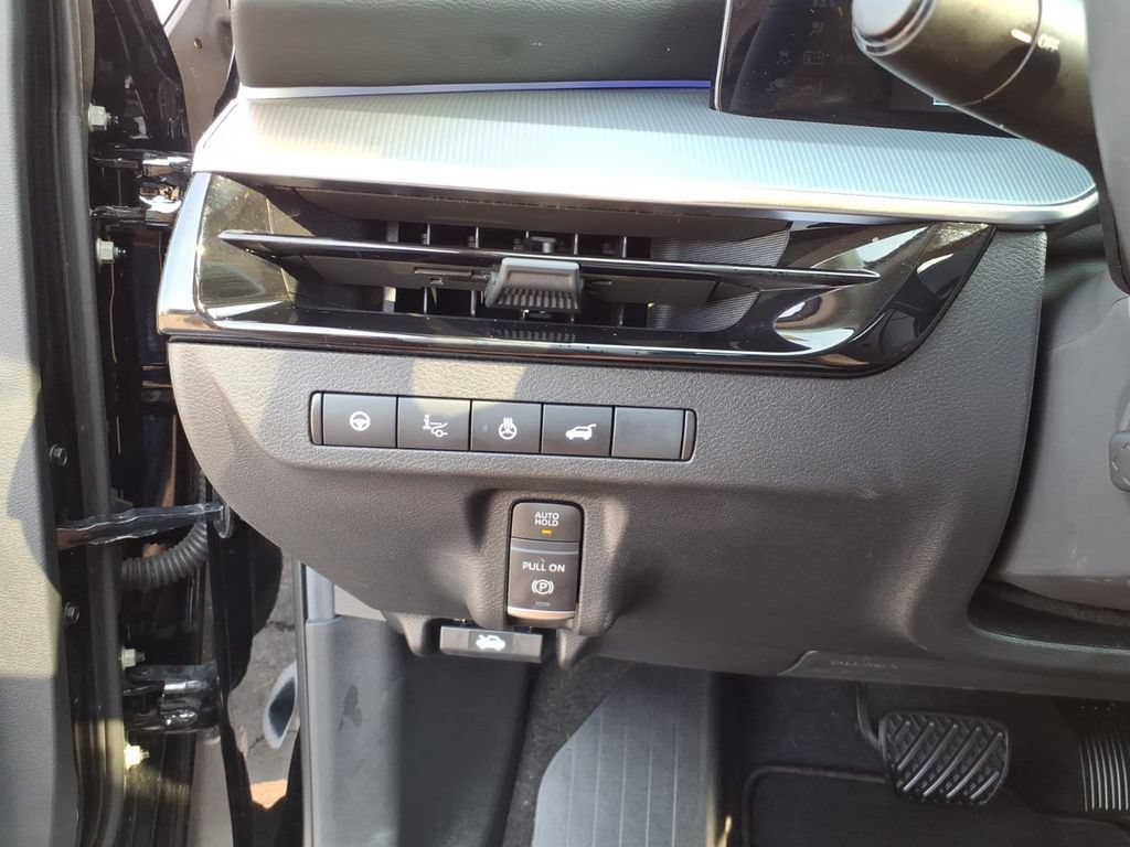 Certified 2025 Nissan Murano Platinum w/ Cargo Package AWD/4WD image 11