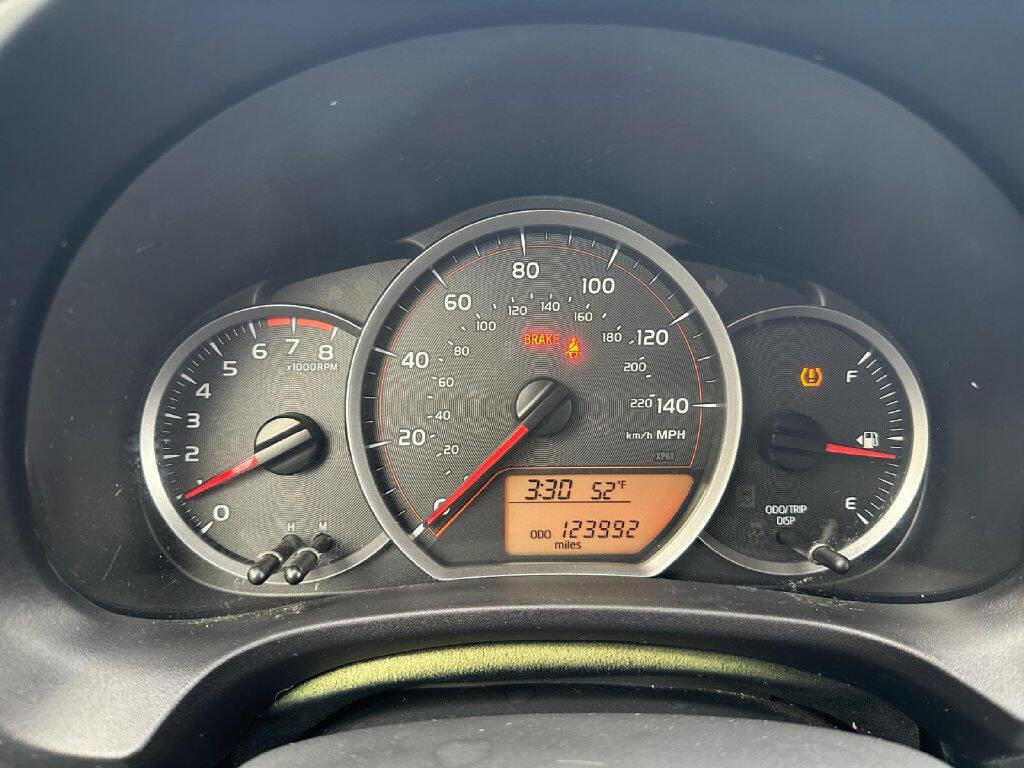 Used 2012 Toyota Yaris L image 14