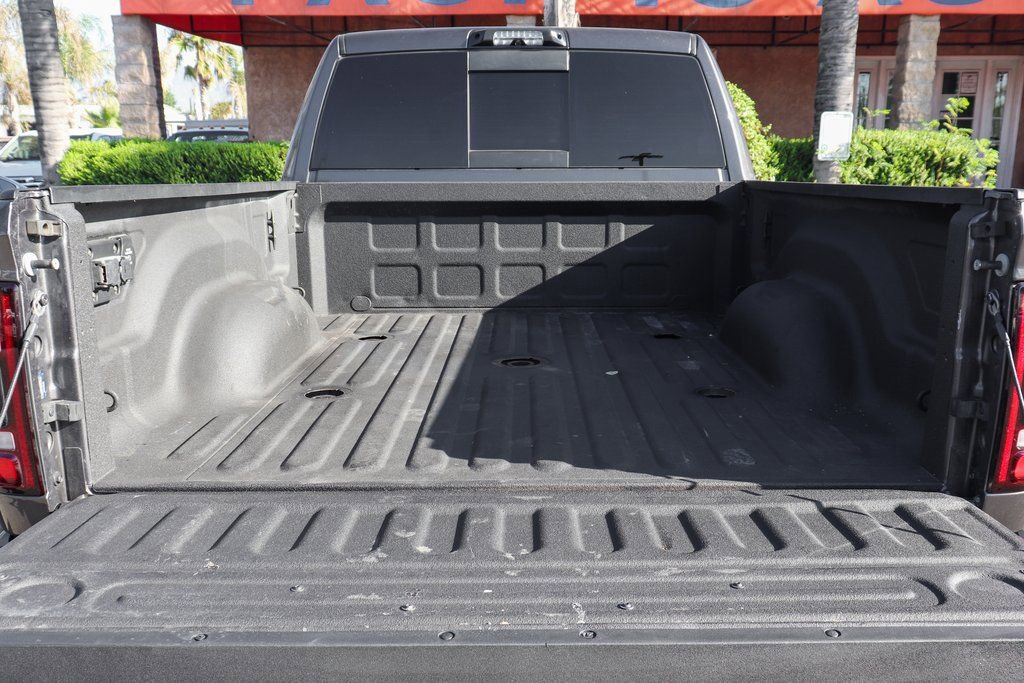 Used 2022 RAM 2500 Limited w/ Night Edition AWD/4WD image 9