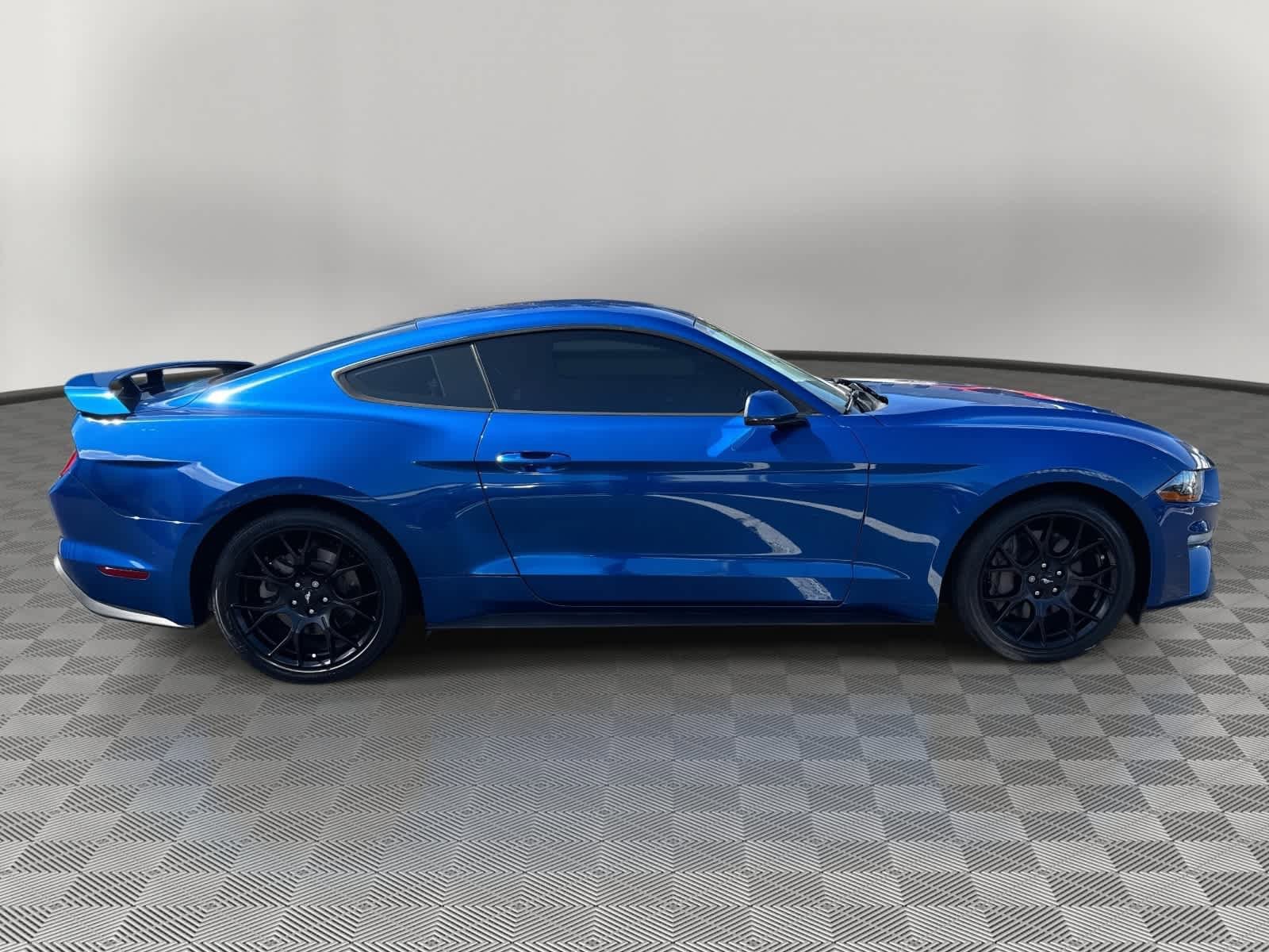 Used 2018 Ford Mustang Premium w/ Ecoboost Performance Package RWD image 4