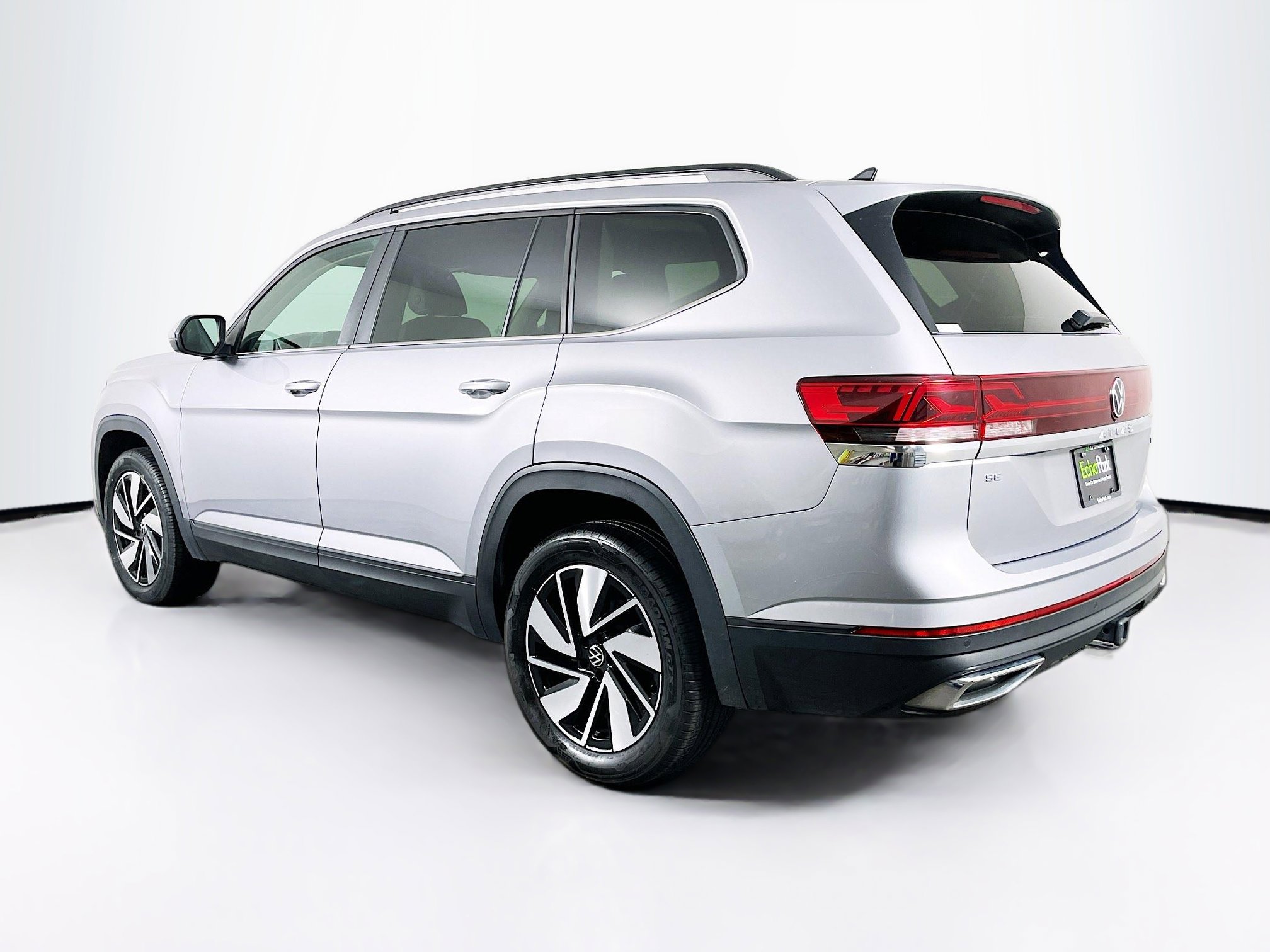 Used 2025 Volkswagen Atlas SE image 5