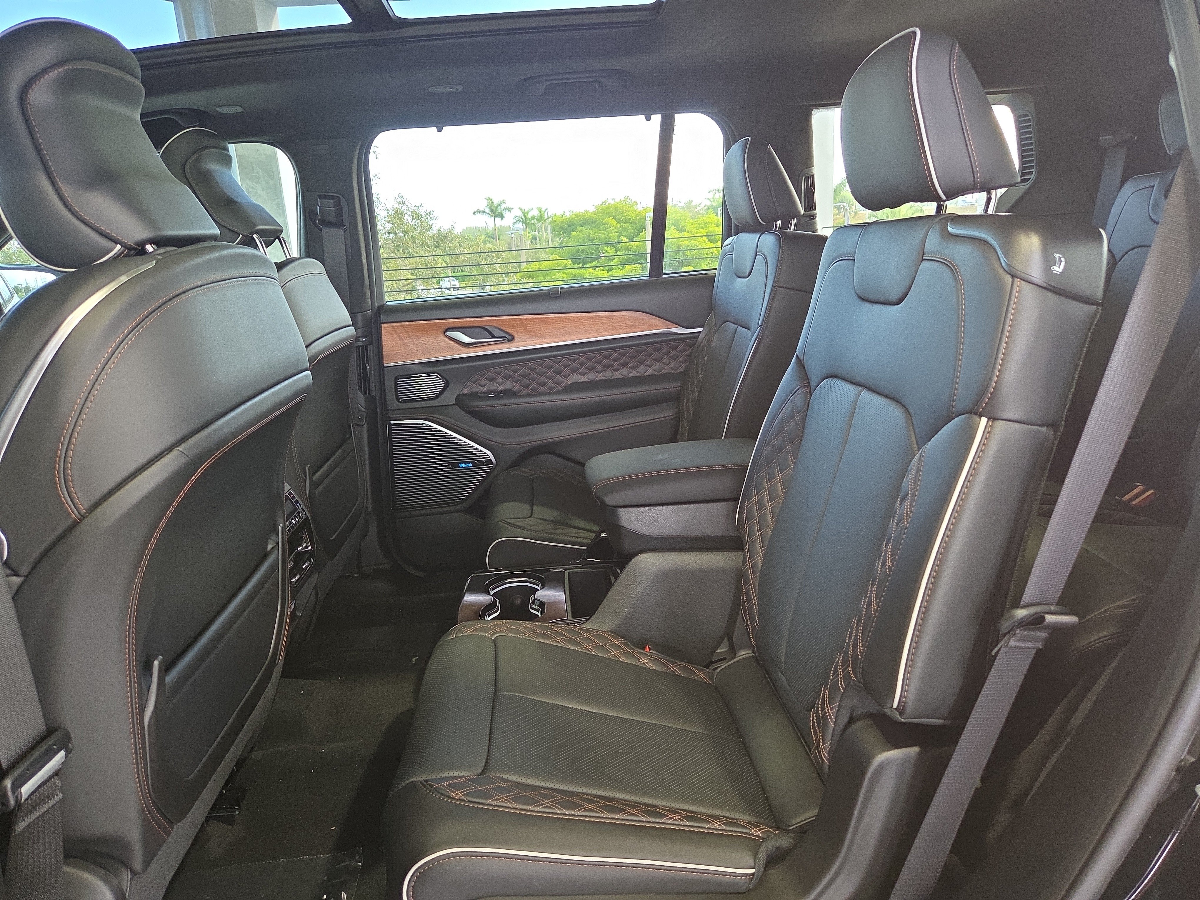 New 2025 Jeep Grand Cherokee L Summit AWD/4WD image 13