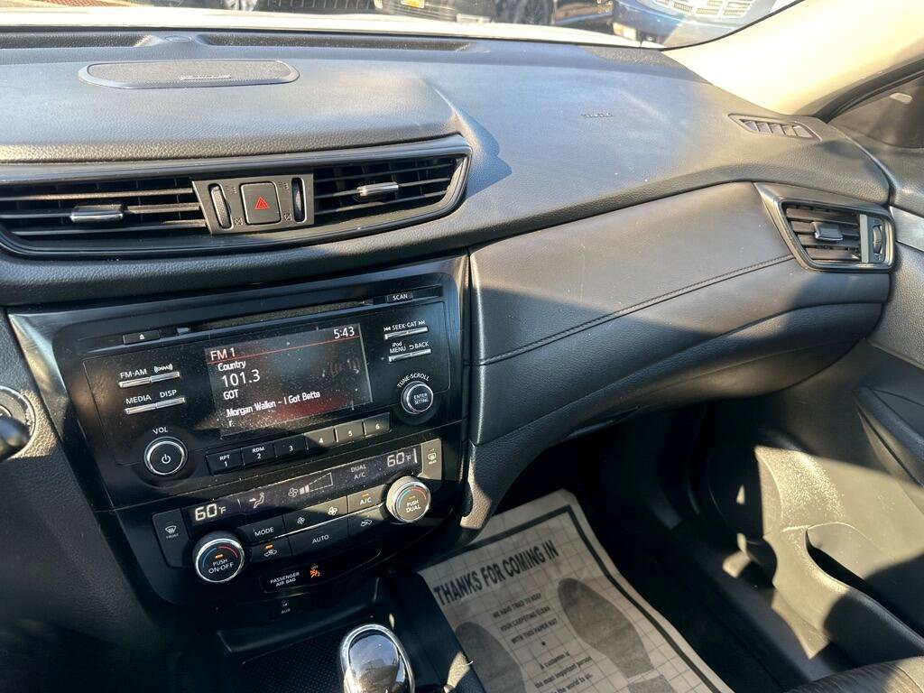 Used 2017 Nissan Rogue SV image 30