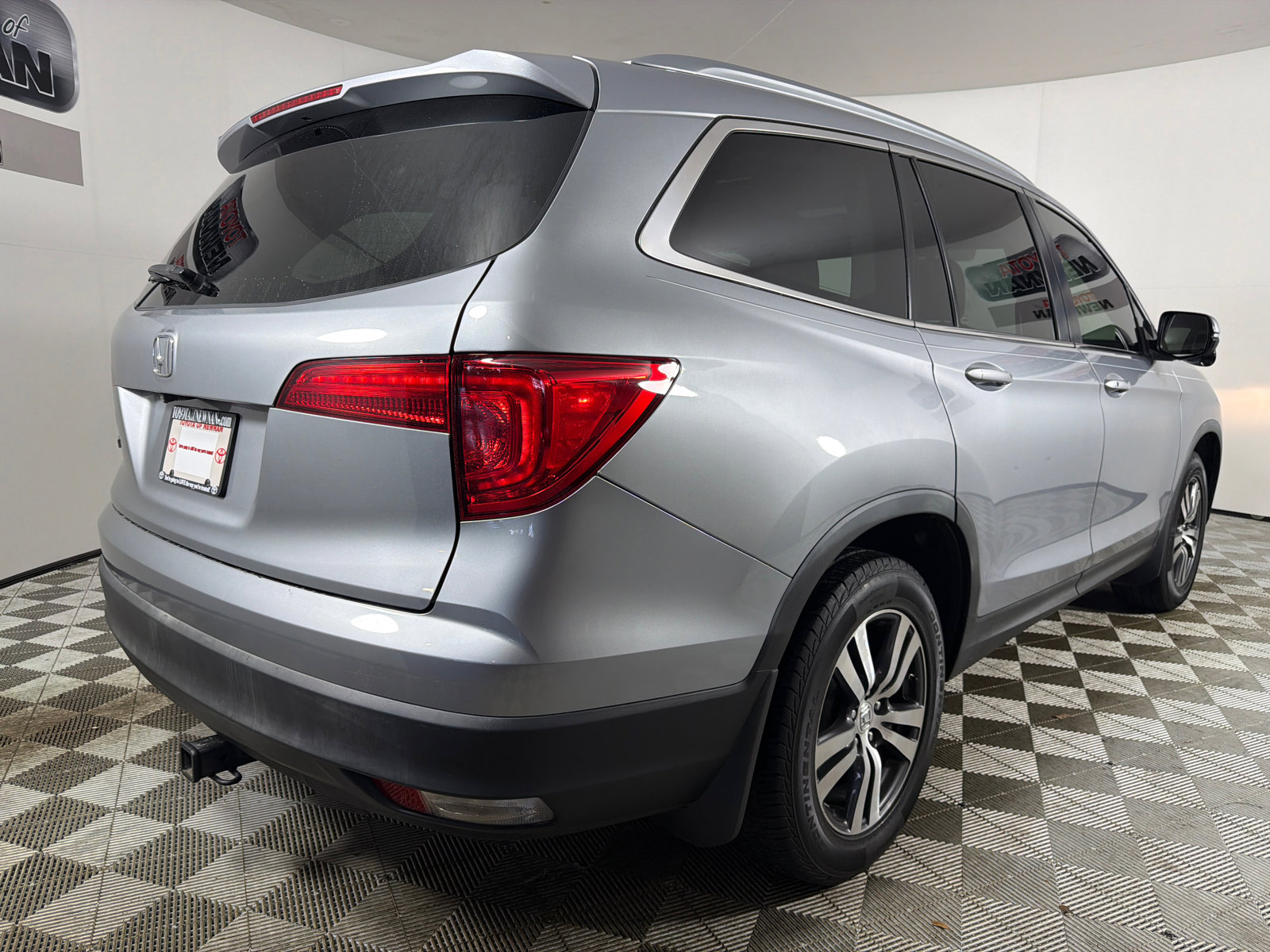 Used 2017 Honda Pilot EX-L image 4