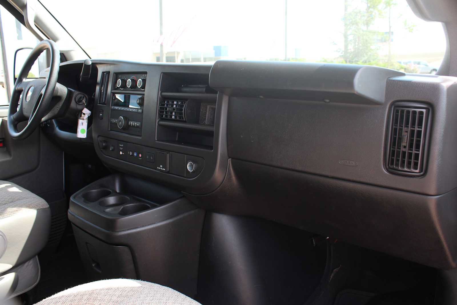 Used 2025 Chevrolet Express 3500 LT w/ LT Preferred Equipment Group RWD image 19