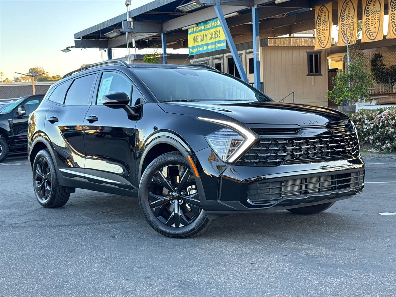 Used 2025 Kia Sportage X-Line w/ Premium Package image 2