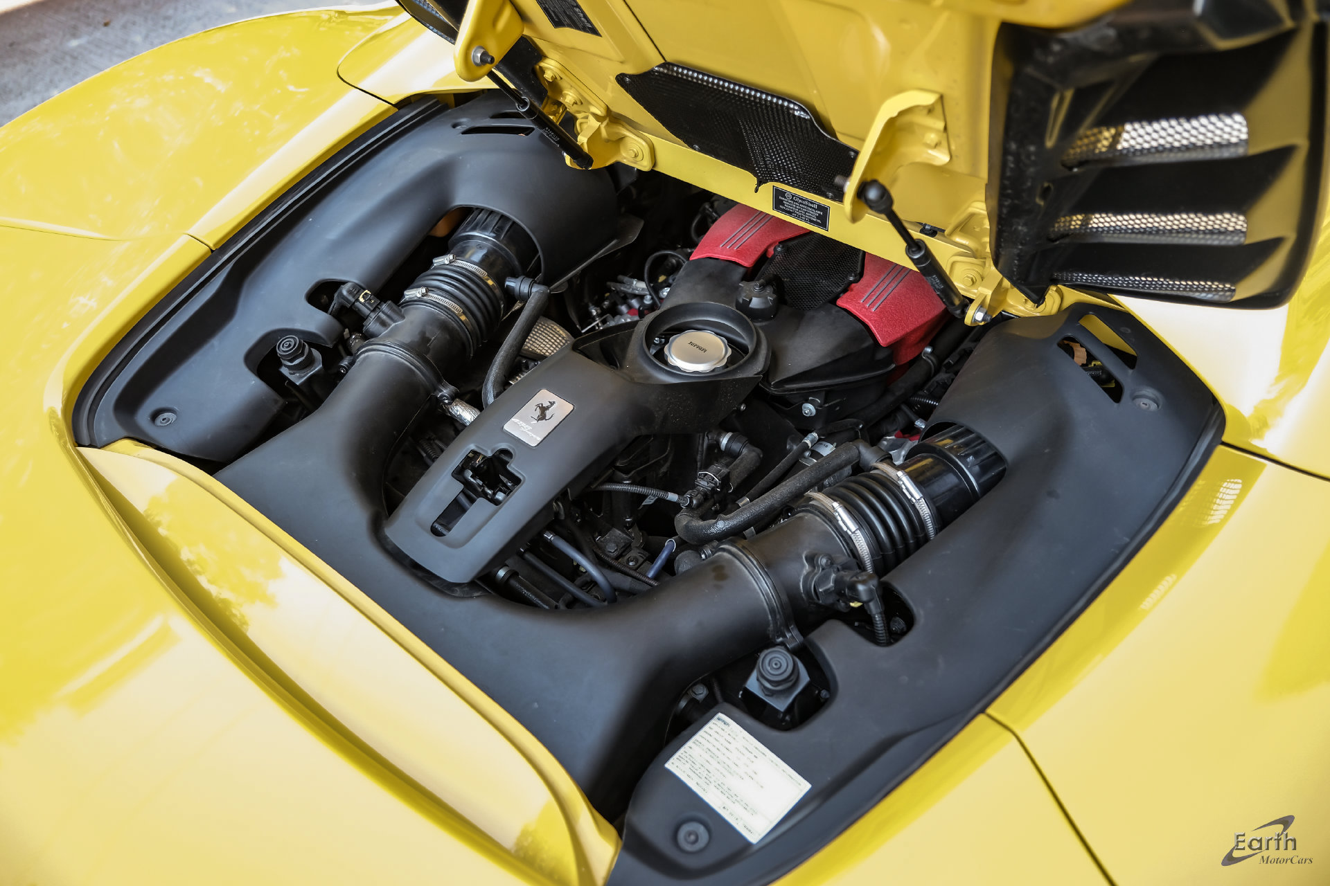Used 2018 Ferrari 488 Spider RWD image 3