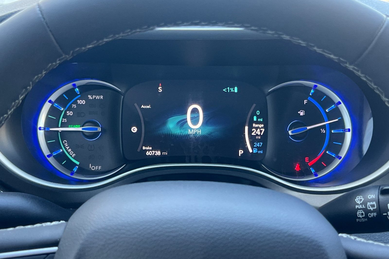 Used 2024 Chrysler Pacifica Limited FWD image 34