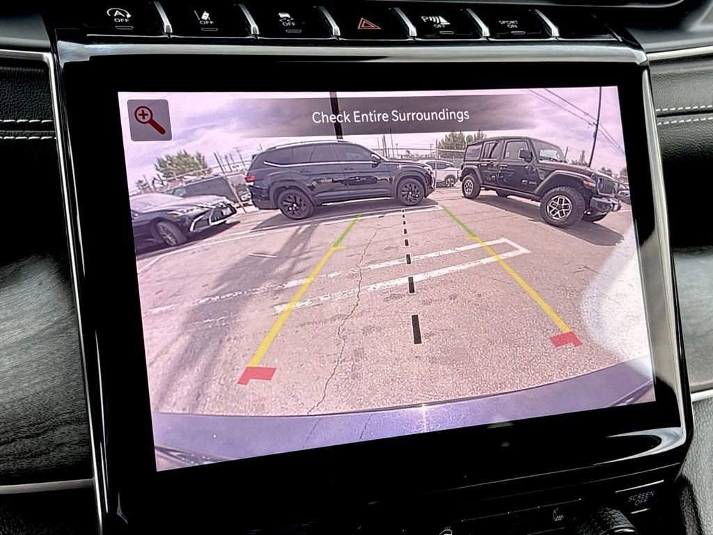 Used 2023 Jeep Grand Cherokee L Limited RWD image 19