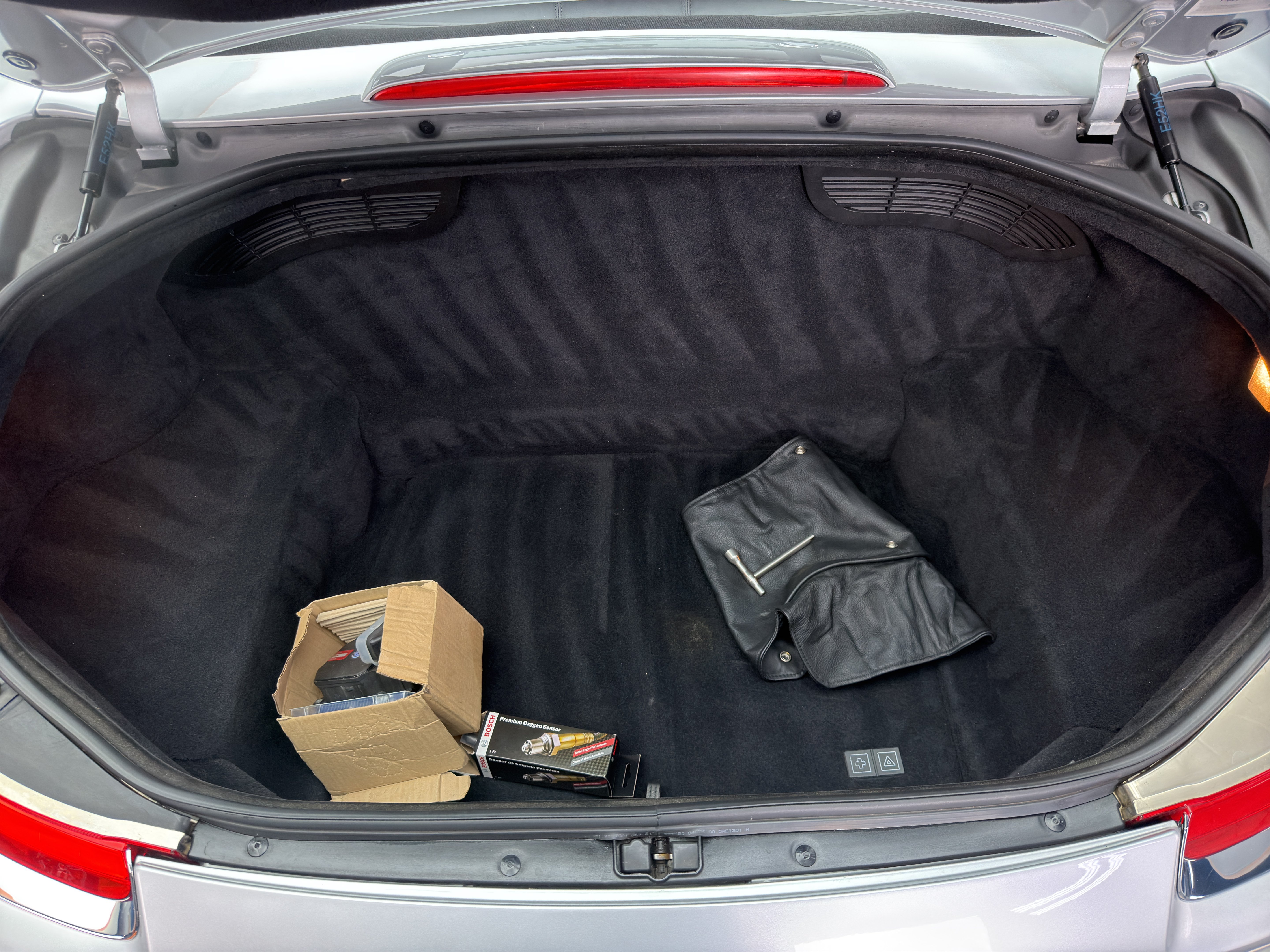 Used 2000 BMW Z8 RWD image 29