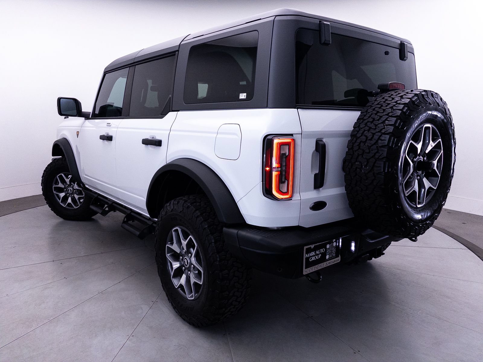 Used 2023 Ford Bronco Badlands AWD/4WD image 4