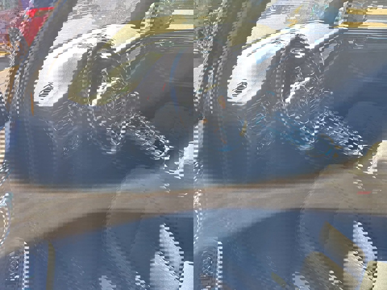 Used 2020 Porsche Macan Base w/Navigation/Power Liftga image 7