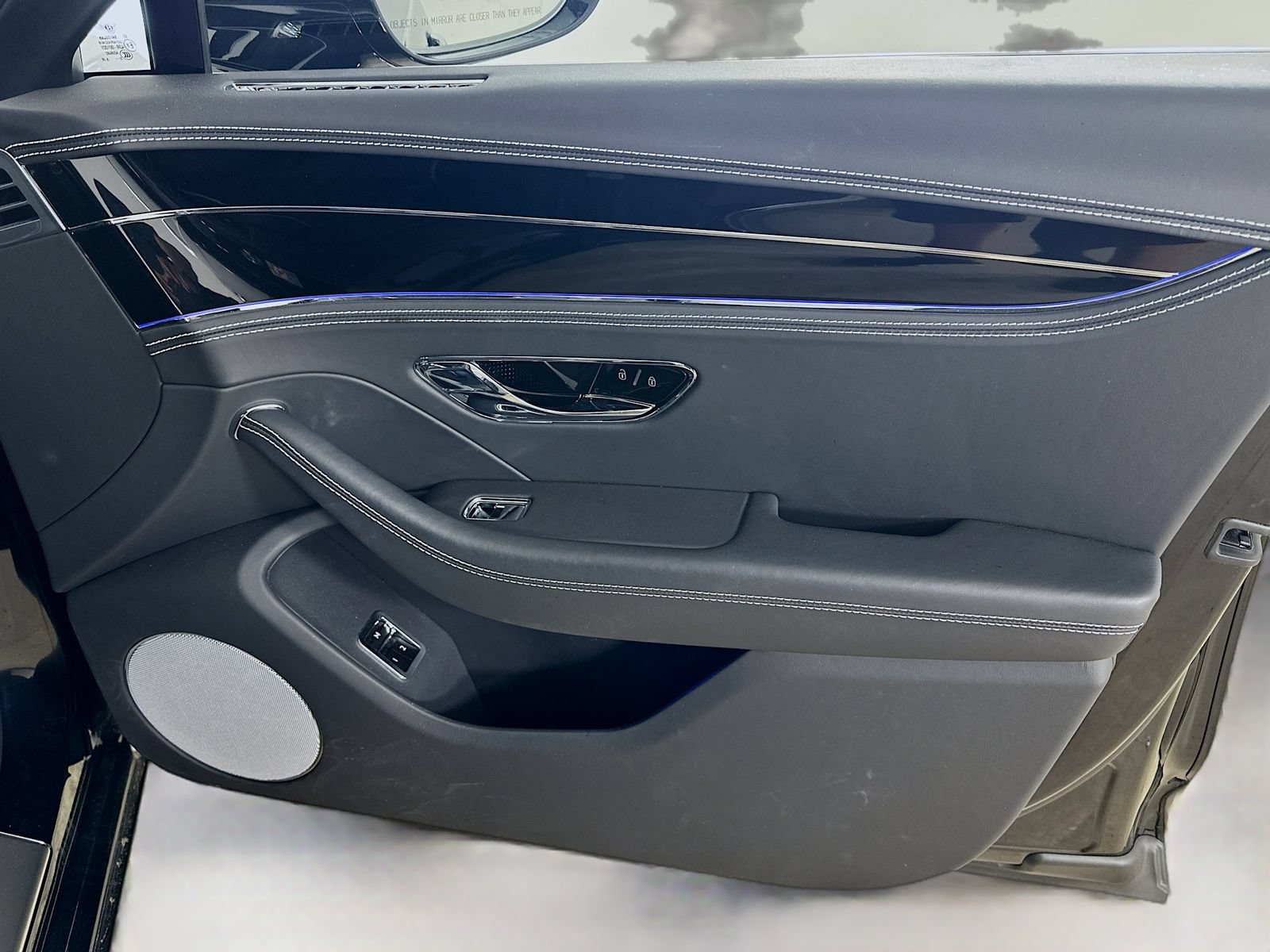 Used 2024 Bentley Flying Spur V8 AWD/4WD image 47