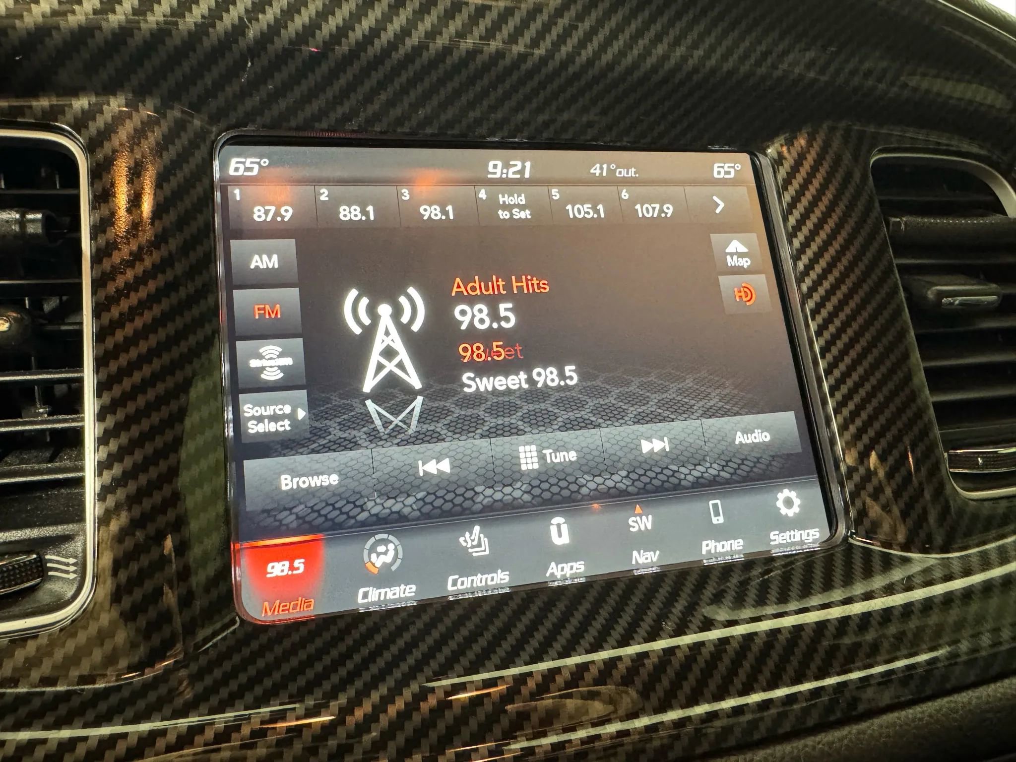 Used 2022 Dodge Charger Scat Pack w/ Navigation & Travel Group image 20