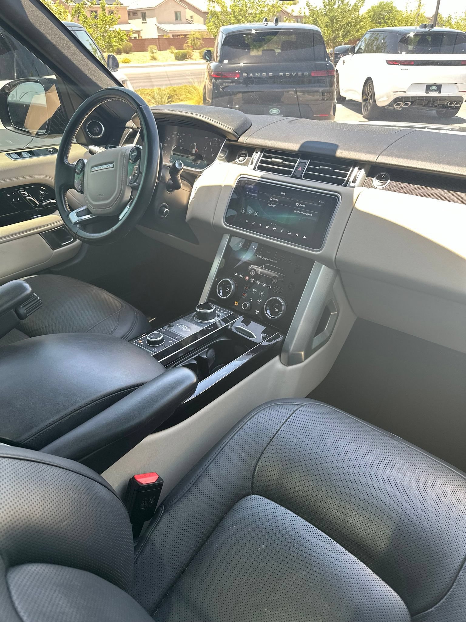Used 2018 Land Rover Range Rover HSE AWD/4WD image 14