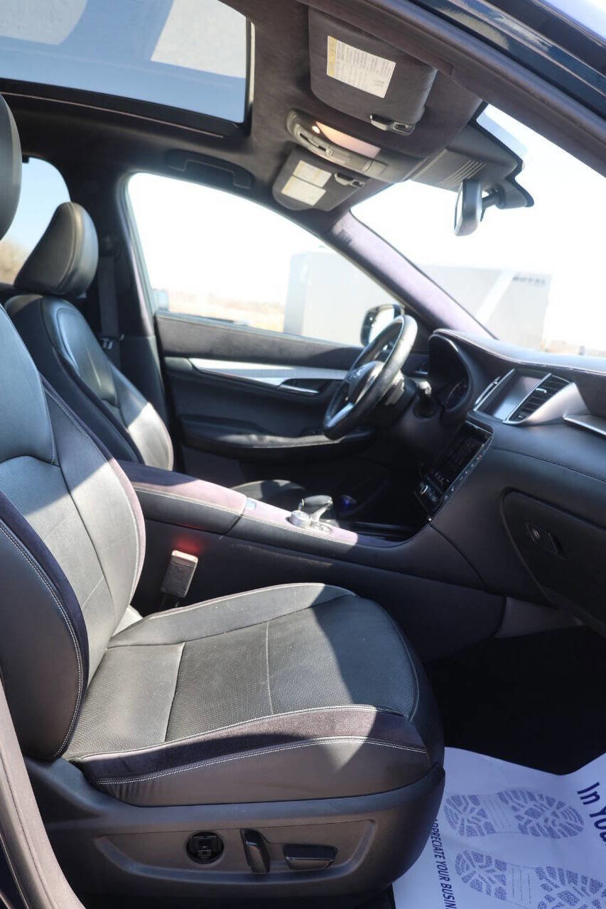 Used 2019 INFINITI QX50 Essential w/ Sensory Package AWD/4WD image 15