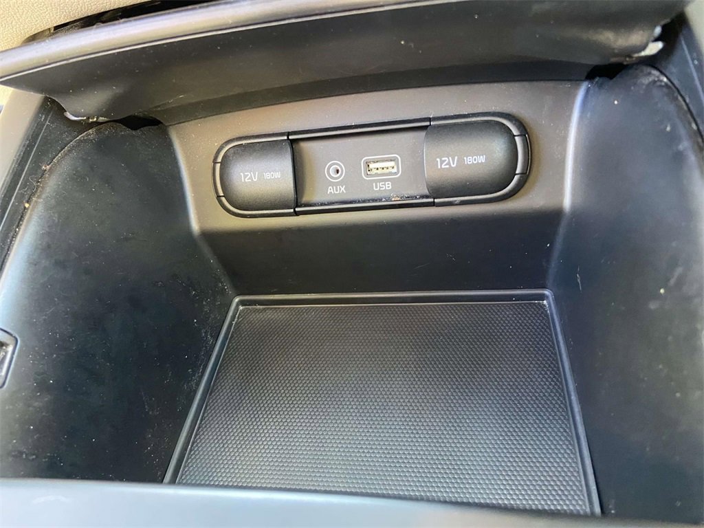Used 2019 Kia Sorento LX w/ LX Convenience Package image 28
