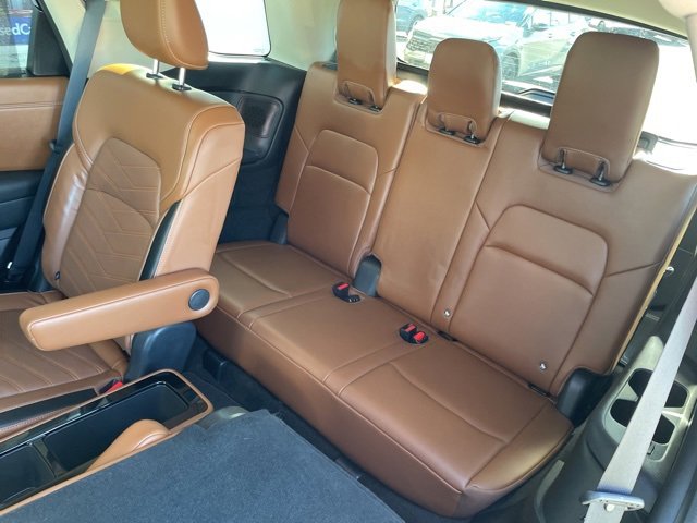 Used 2023 Nissan Pathfinder Platinum image 32