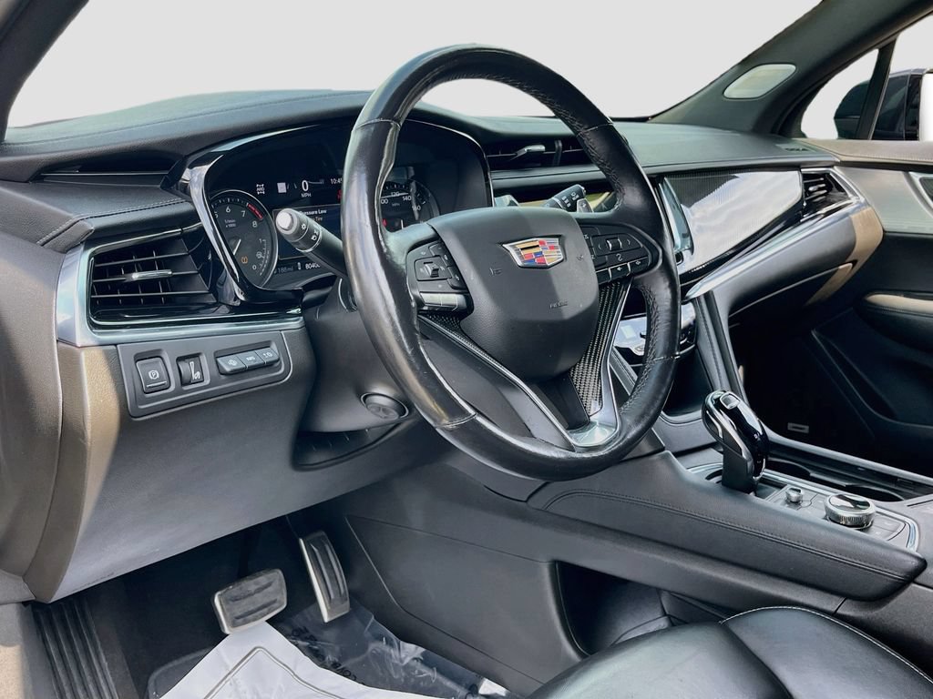 Used 2023 Cadillac XT6 Sport w/ Technology Package AWD/4WD image 9