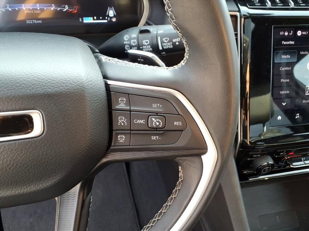 Used 2023 Jeep Grand Cherokee Altitude image 22