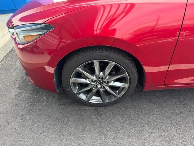 Used 2018 MAZDA MAZDA3 Grand Touring w/ Premium Equipment Package FWD image 6