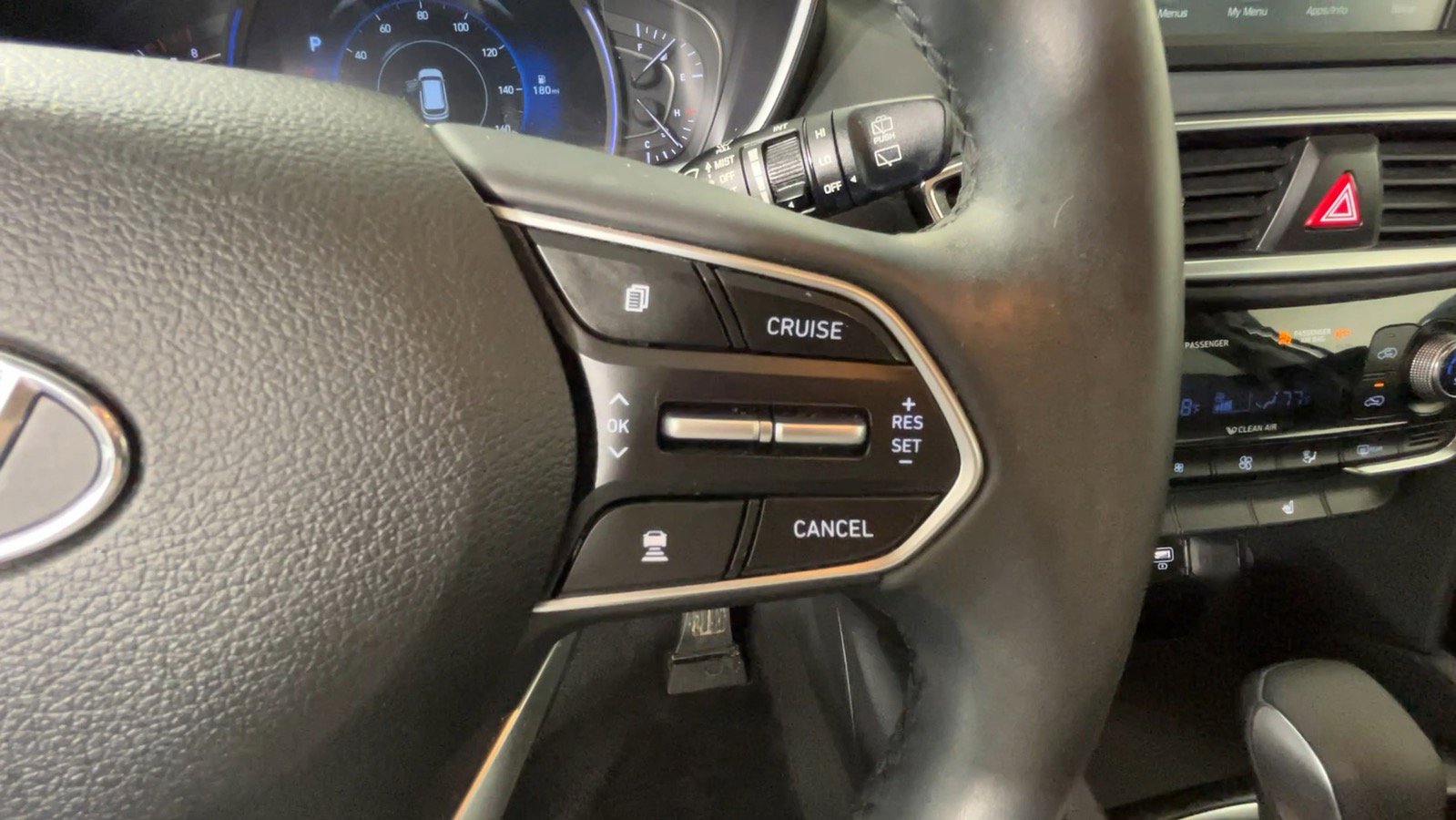 Used 2019 Hyundai Santa Fe SEL FWD image 25