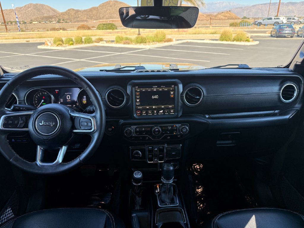 Used 2023 Jeep Wrangler Unlimited Sahara AWD/4WD image 15