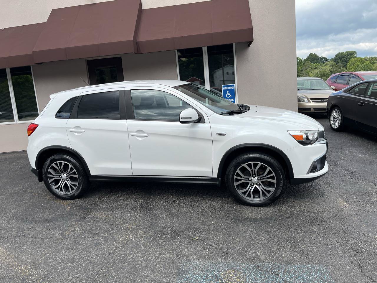 Used 2016 Mitsubishi Outlander Sport ES AWD/4WD image 4