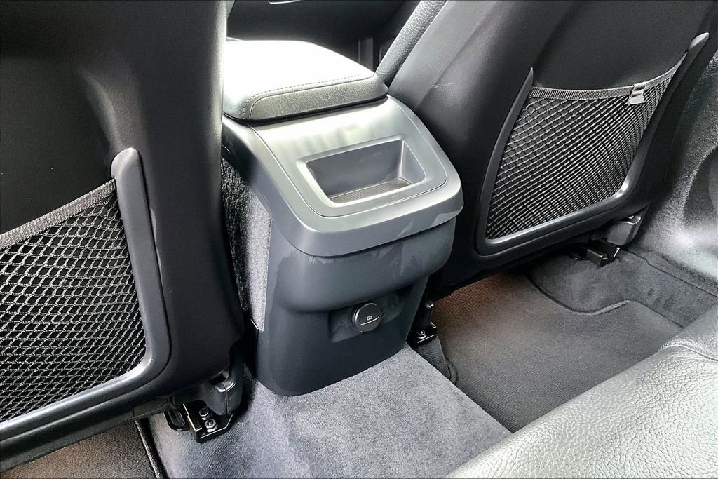 Used 2025 Volvo XC60 B5 Plus AWD/4WD image 31