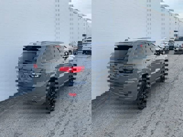 Used 2022 Jeep Grand Cherokee Laredo X image 4