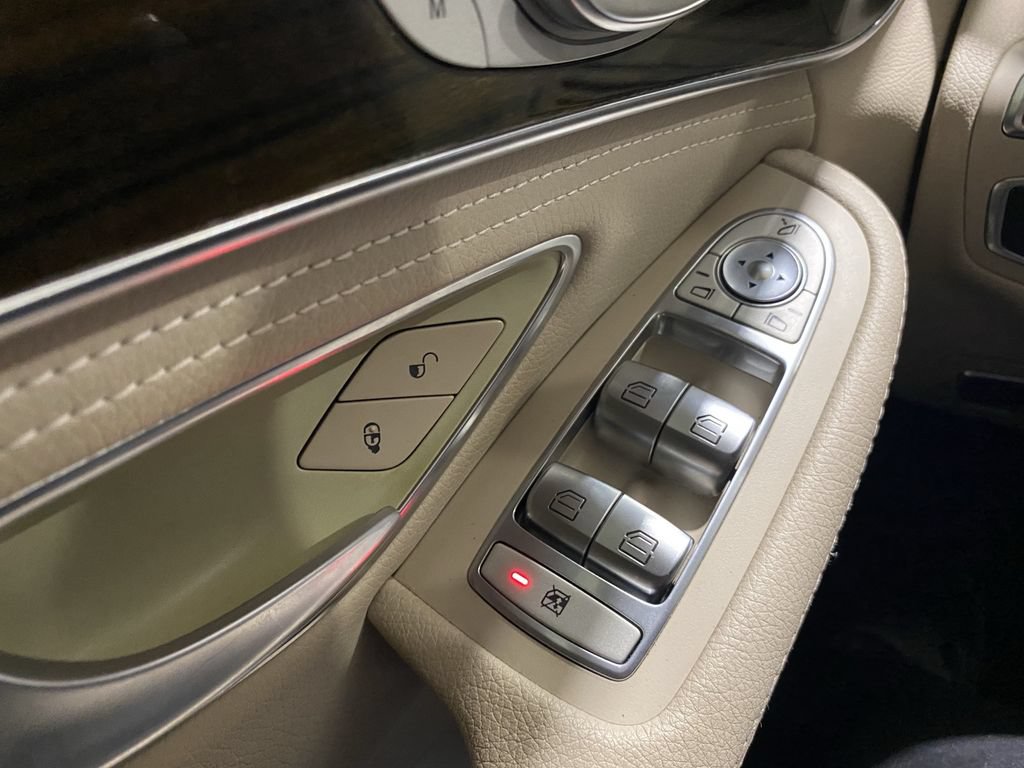 Used 2015 Mercedes-Benz C 300 4MATIC Sedan image 10