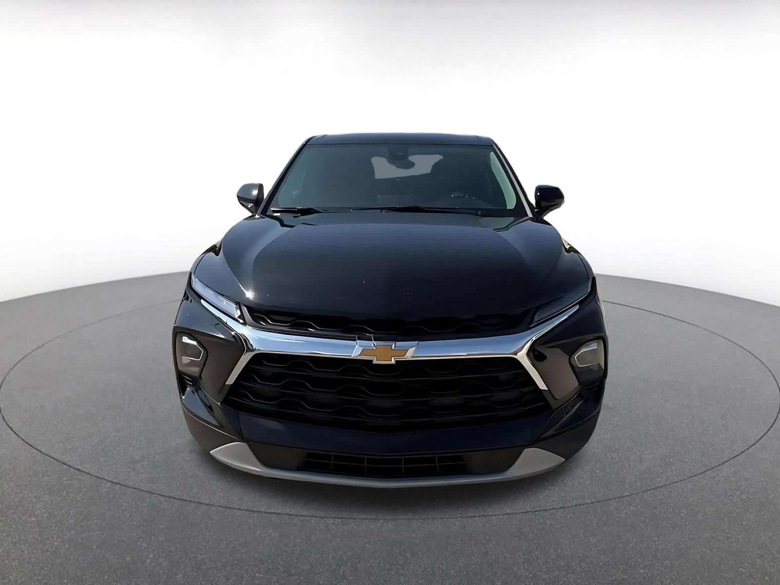 Used 2026 Chevrolet Blazer LT FWD image 4