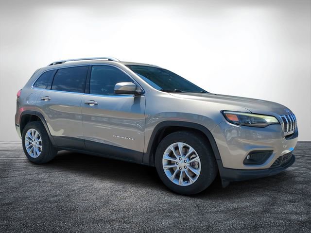 Used 2019 Jeep Cherokee Latitude w/ Popular Appearance Group