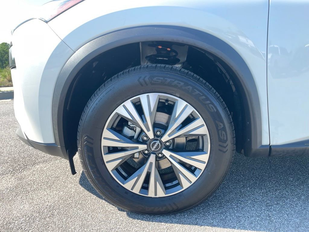 Used 2023 Nissan Rogue SV FWD image 41
