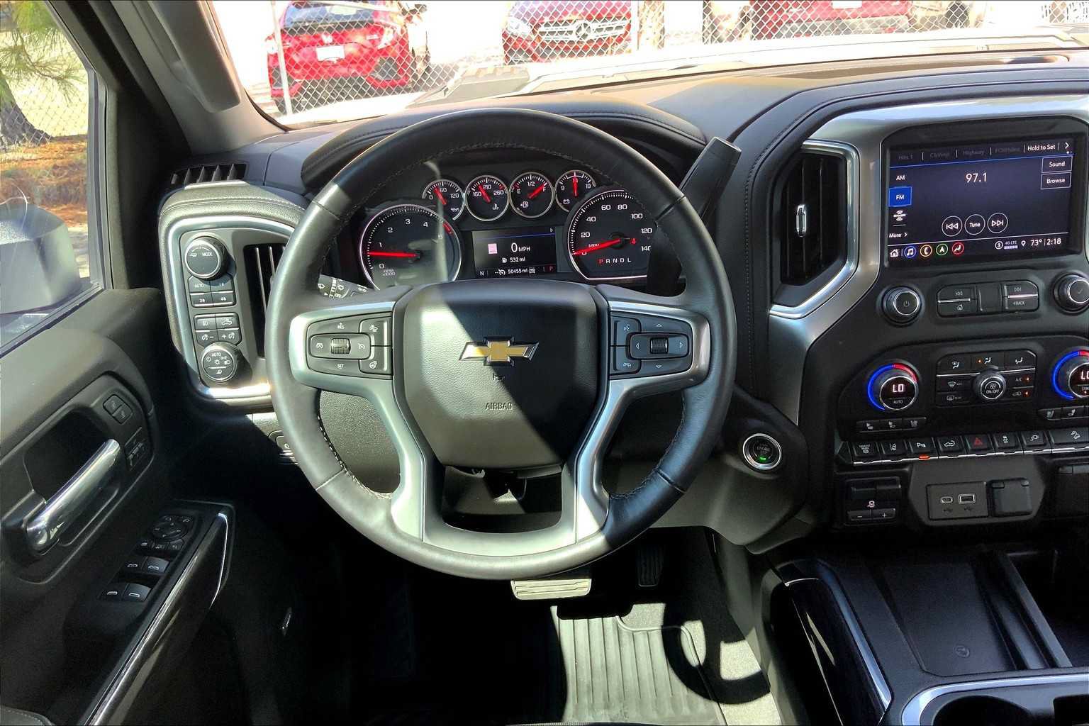 Used 2022 Chevrolet Silverado 2500 LTZ w/ LTZ Plus Package AWD/4WD image 5