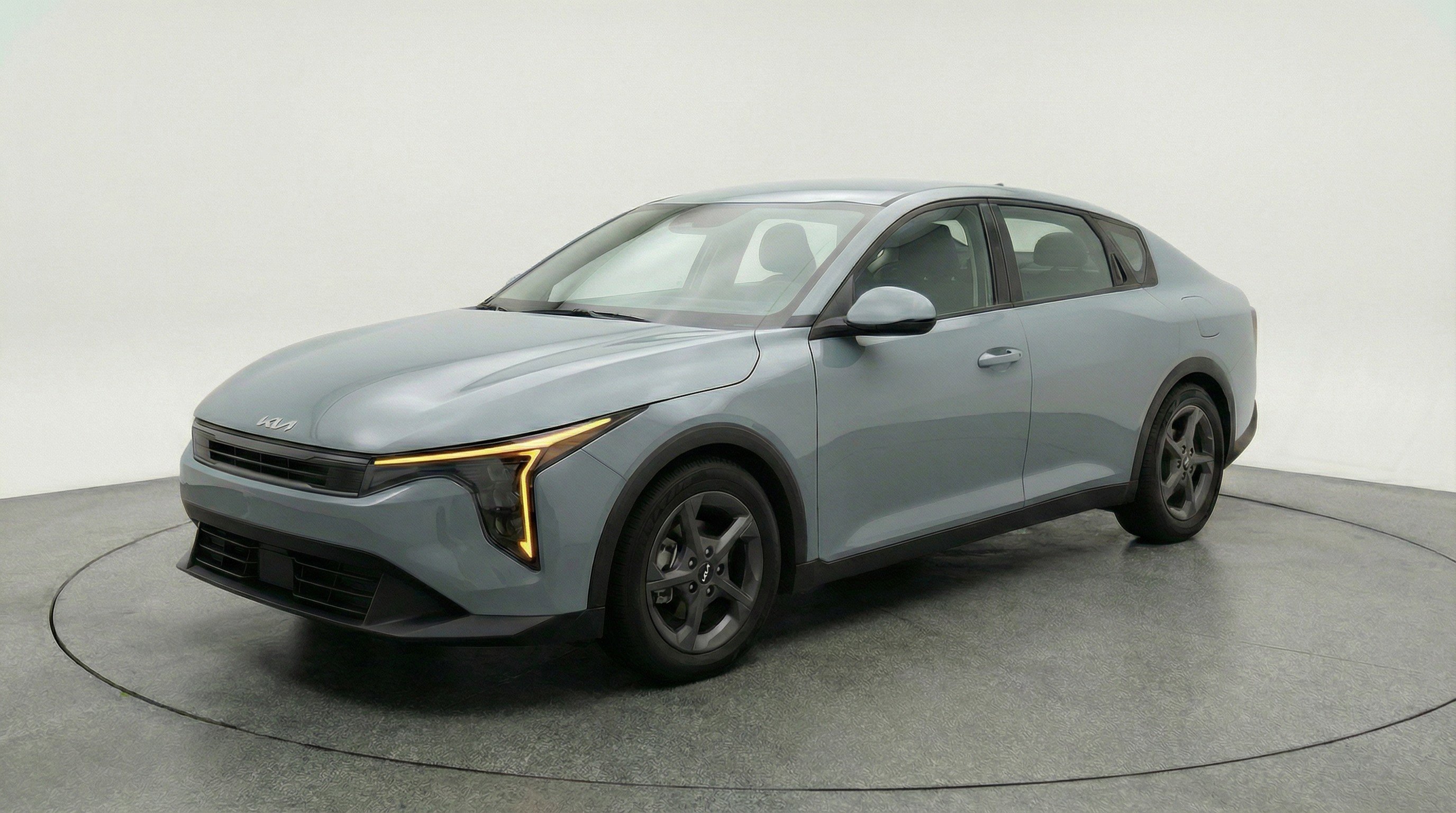 Used 2025 Kia K4 LXS image 3