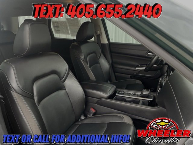 Used 2023 Nissan Pathfinder SL w/ Black Appearance Package image 12
