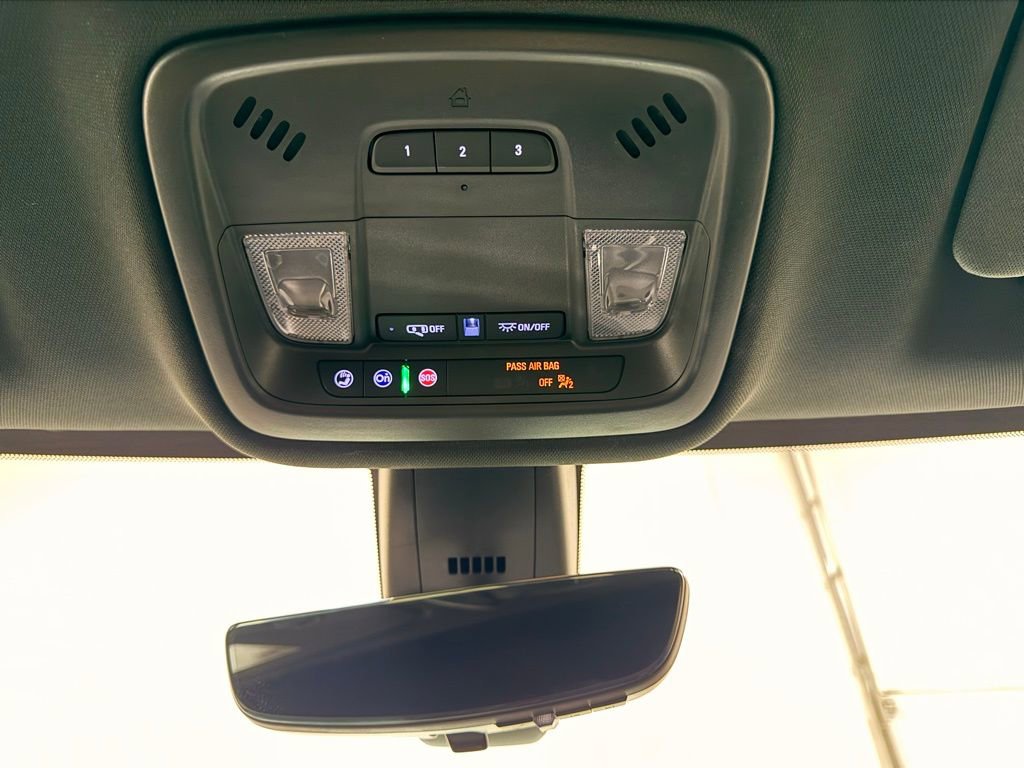 Used 2023 Chevrolet Traverse LT image 19