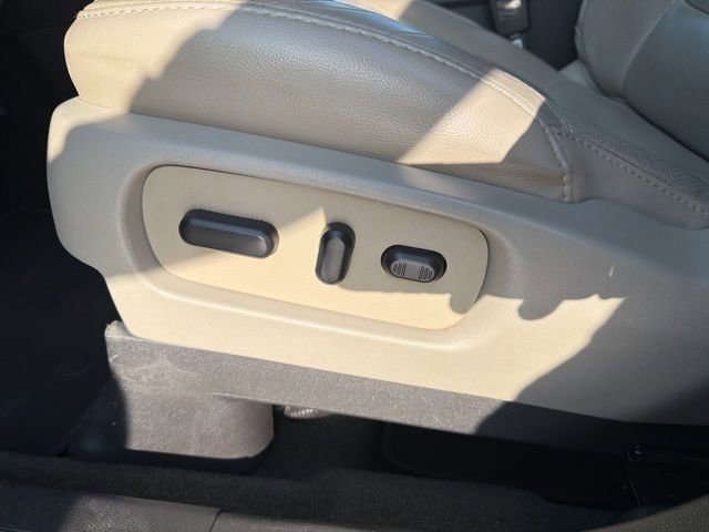 Used 2013 Ford Explorer Limited image 27