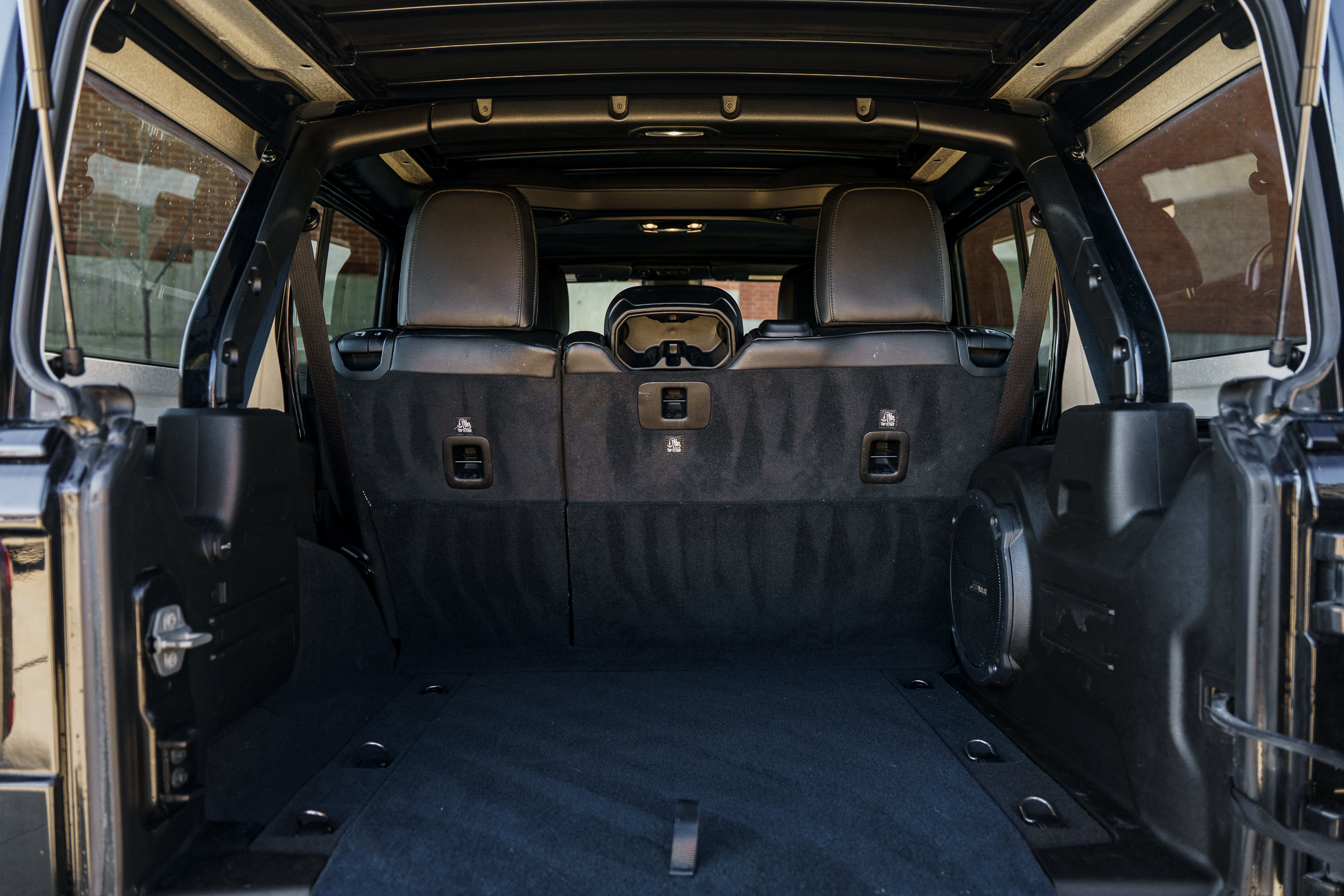 Used 2021 Jeep Wrangler Unlimited Rubicon w/ Xtreme Recon 35" Tire Package AWD/4WD image 26
