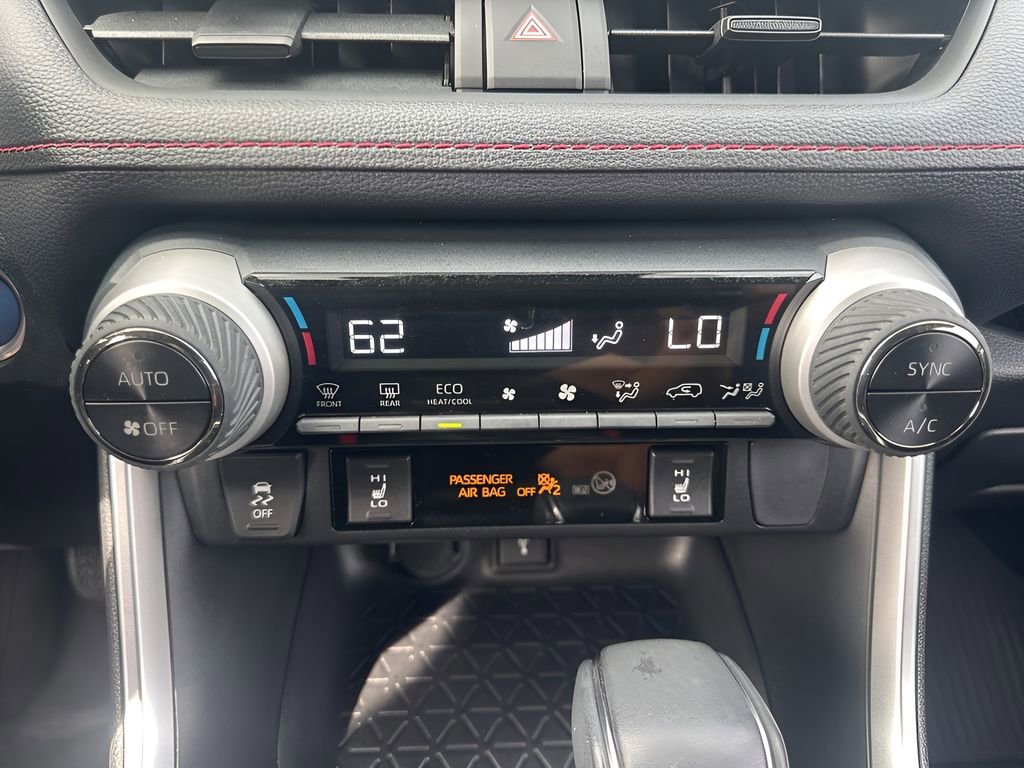 Used 2021 Toyota RAV4 SE image 18