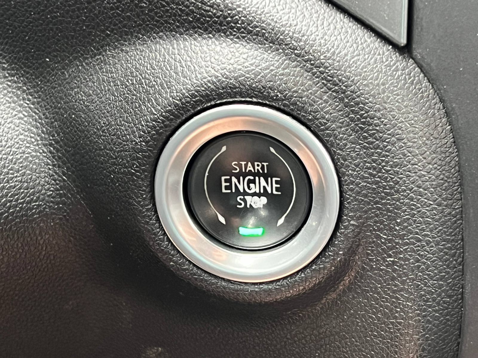 Used 2022 Chevrolet Silverado 1500 RST AWD/4WD image 33