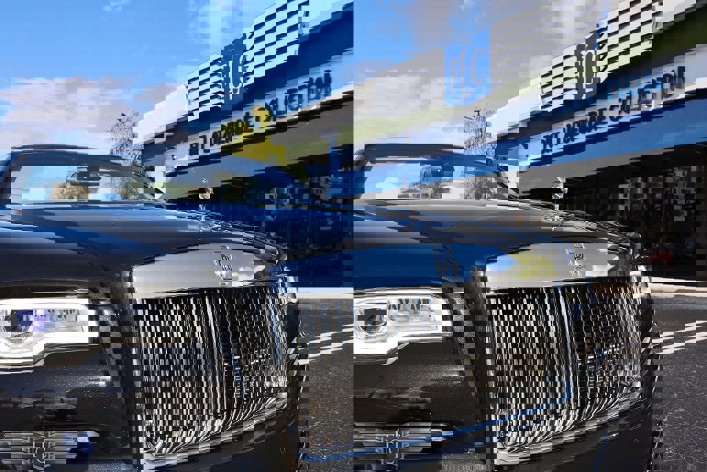 Used 2017 Rolls-Royce Dawn Convertible image 11